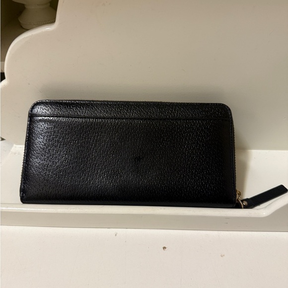 Kate Spade Black Wallet in great condition. Has 12 slots and 7 packets - Picture 2 of 10
